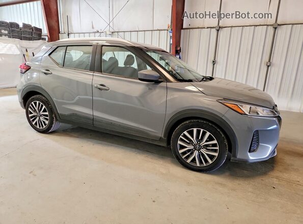 3N1CP5CV8PL514126 2023 NISSAN KICKS Серый Передняя правая четверть