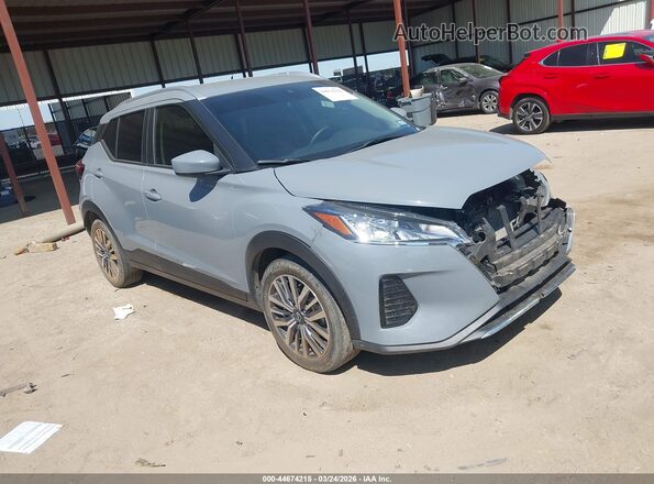 3N1CP5CV8RL557335 2024 NISSAN KICKS Серый Передняя правая четверть
