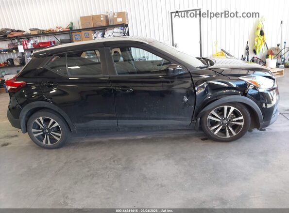 3N1CP5CV9LL539613 2020 NISSAN KICKS Черный Вид задней части салона