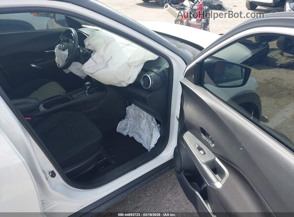 3N1CP5CVXPL567247 2023 NISSAN KICKS White Вид салону спереду