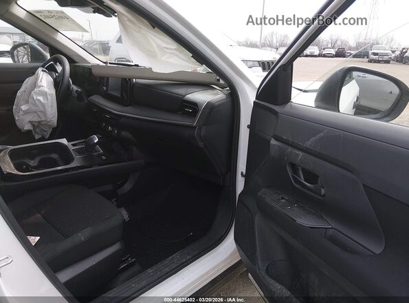 3N8AP6BA0SL387992 2025 NISSAN KICKS White Vista interior delantera