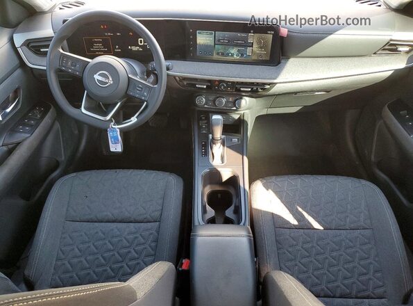 3N8AP6CB0SL366339 2025 NISSAN KICKS White წინა პანელის ხედი