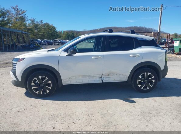 3N8AP6CB3TL314480 2026 NISSAN KICKS White Vista interior de 360 grados