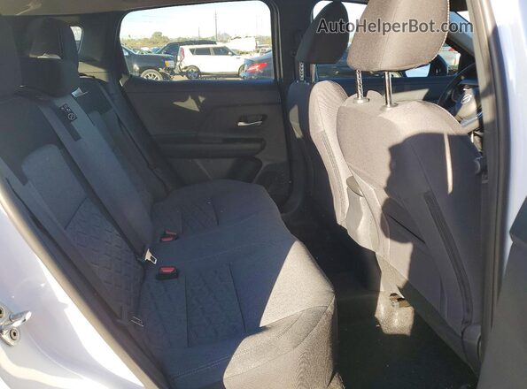 3N8AP6CE0TL323874 2026 NISSAN KICKS White Vista de los asientos traseros
