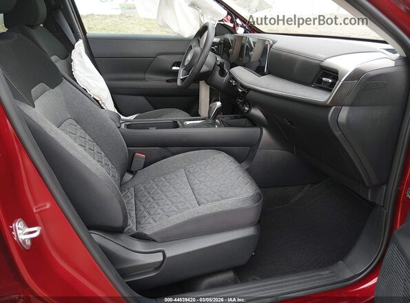3N8AP6CE0TL335068 2026 NISSAN KICKS Red Vista interior delantera
