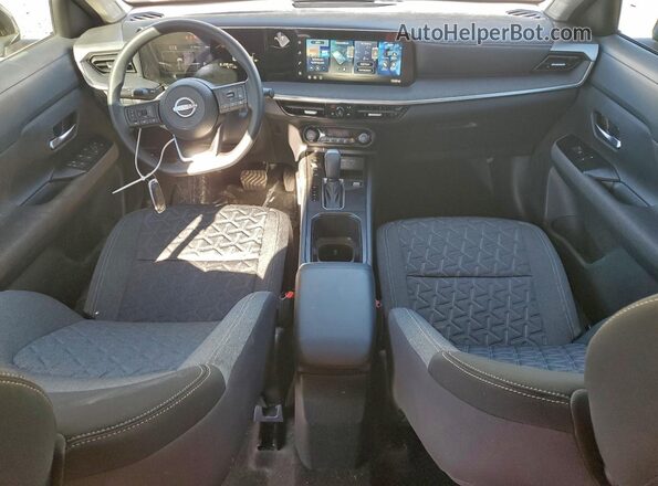 3N8AP6CE4TL306754 2026 NISSAN KICKS White Առջևի վահանակի տեսք