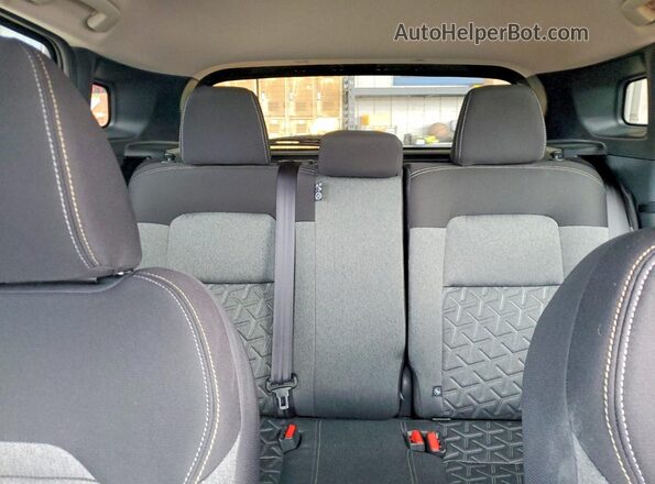 3N8AP6CEXTL336034 2026 NISSAN KICKS Gray Vista de los asientos traseros