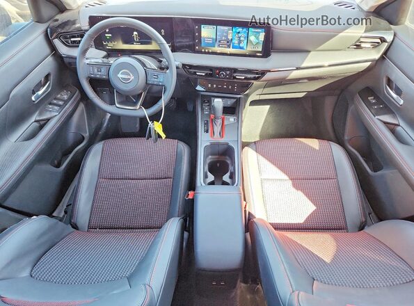 3N8AP6DA0TL323434 2026 NISSAN KICKS Красный Вид панели приборов