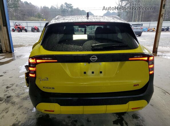 3N8AP6DA4TL323162 2026 NISSAN KICKS Желтый Вид сзади