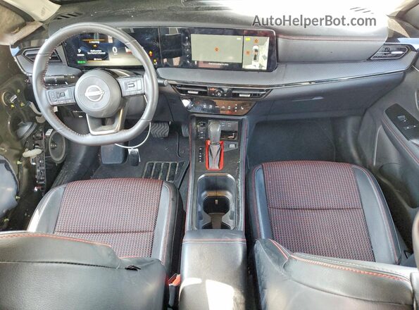 3N8AP6DD6SL364773 2025 NISSAN KICKS Черный Вид панели приборов