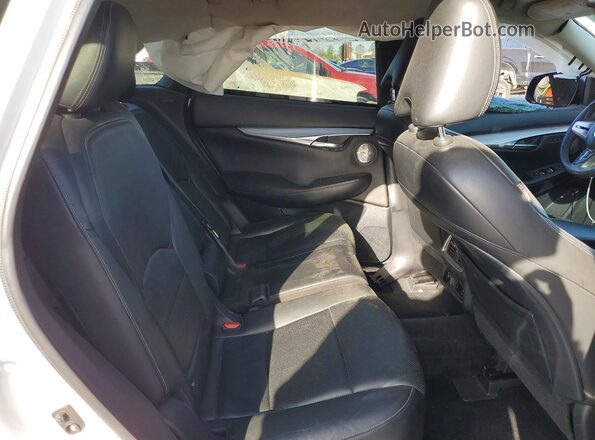 3PCAJ5M10KF102064 2019 INFINITI QX50 White Вид задньої частини салону