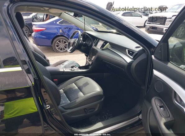 3PCAJ5M11KF142069 2019 INFINITI QX50 Черный Вид салона спереди