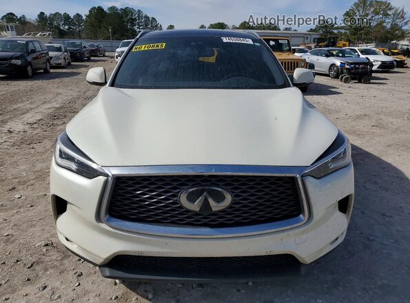 3PCAJ5M16KF104319 2019 INFINITI QX50 White Widok z przodu