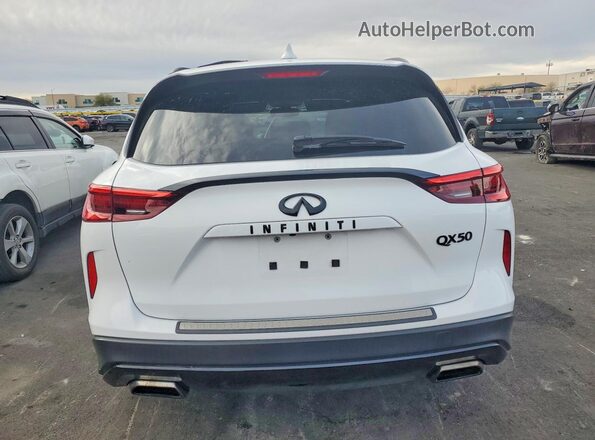 3PCAJ5M17KF138463 2019 INFINITI QX50 White Widok z tyłu