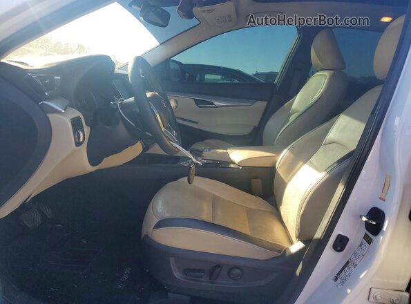 3PCAJ5M19KF107084 2019 INFINITI QX50 White Widok wnętrza z przodu