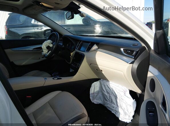 3PCAJ5M30KF108528 2019 INFINITI QX50 Белый Вид салона спереди