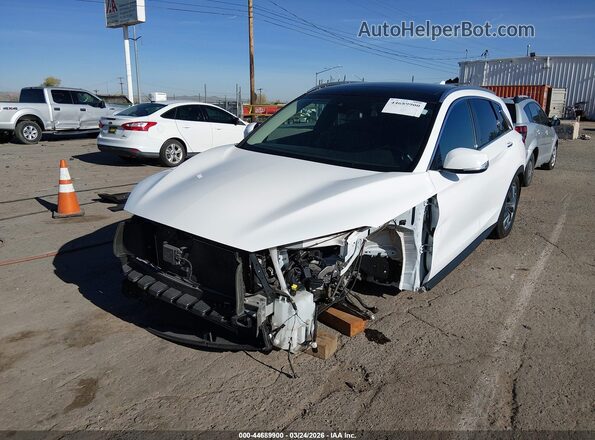 3PCAJ5M32KF132328 2019 INFINITI QX50 White Widok z przodu