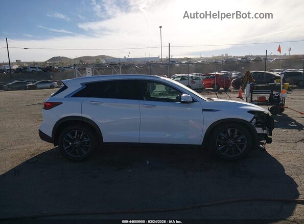 3PCAJ5M32KF132328 2019 INFINITI QX50 White Widok wnętrza 360 stopni
