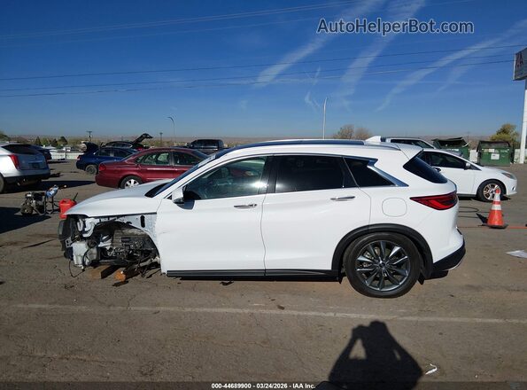 3PCAJ5M32KF132328 2019 INFINITI QX50 White 
