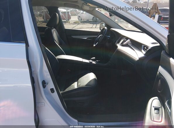3PCAJ5M32KF132328 2019 INFINITI QX50 White Widok wnętrza z przodu