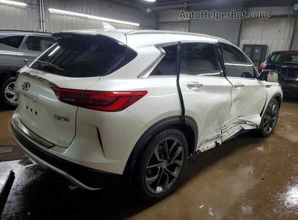 3PCAJ5M3XKF145070 2019 INFINITI QX50 White Задня права чверть