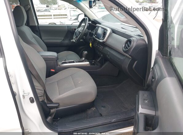 3TMBZ5DN2NM036780 2022 TOYOTA TACOMA White Widok wnętrza z przodu