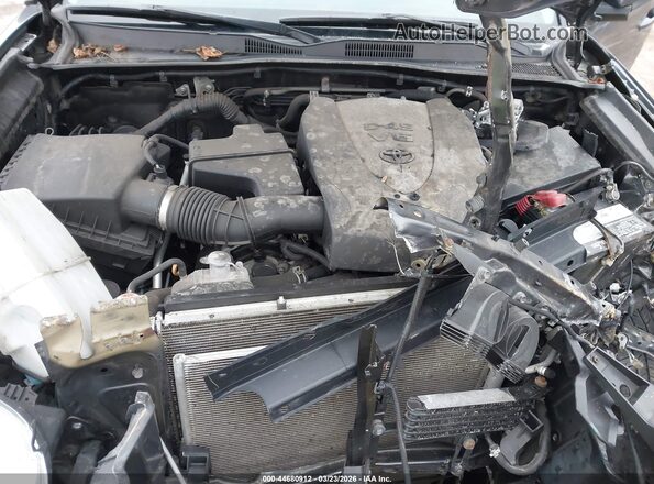 3TMCZ5AN2JM140205 2018 TOYOTA TACOMA Gray Հետևի տեսք