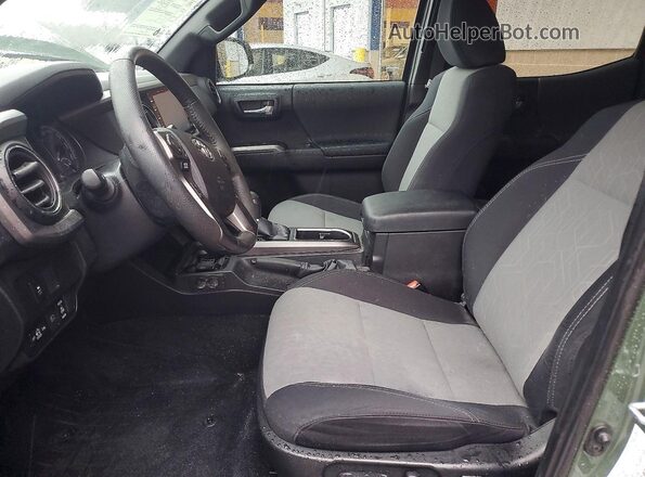 3TMCZ5AN2MM411414 2021 TOYOTA TACOMA Green Widok wnętrza z przodu