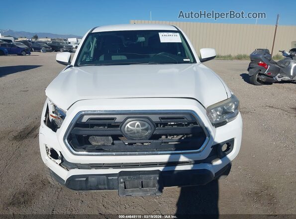 3TMCZ5AN3JM159975 2018 TOYOTA TACOMA White ხელსაწყოთა პანელის ხედი