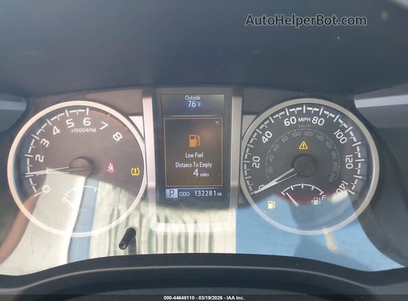 3TMCZ5AN3JM159975 2018 TOYOTA TACOMA White უკანა სავარძლების ხედი