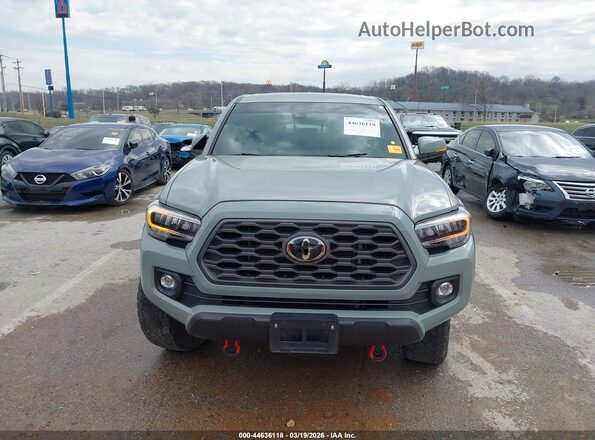 3TMCZ5AN3NM486883 2022 TOYOTA TACOMA 4WD Gray Vista interior trasera