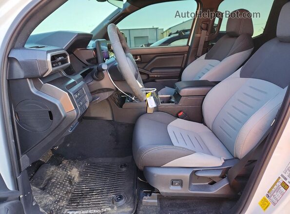 3TMLB5JN5SM176153 2025 TOYOTA TACOMA White Вид салону спереду