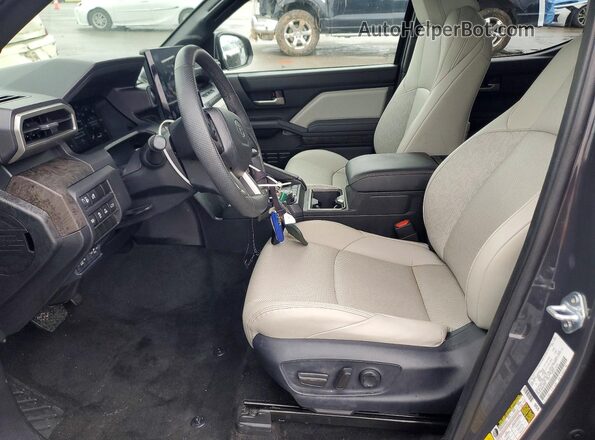 3TMLB5JN9RM074638 2024 TOYOTA LIMITED Серый Вид салона спереди