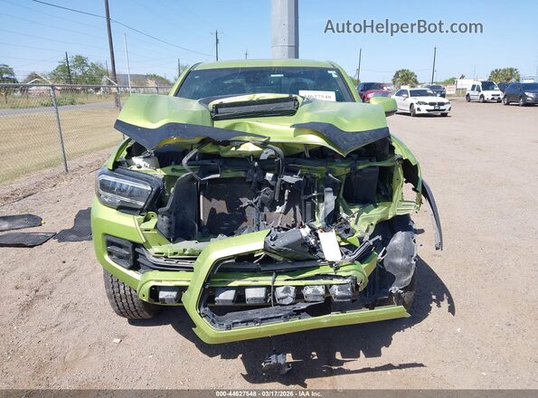 3TYCZ5AN2NT067539 2022 TOYOTA TACOMA Green Rear interior view