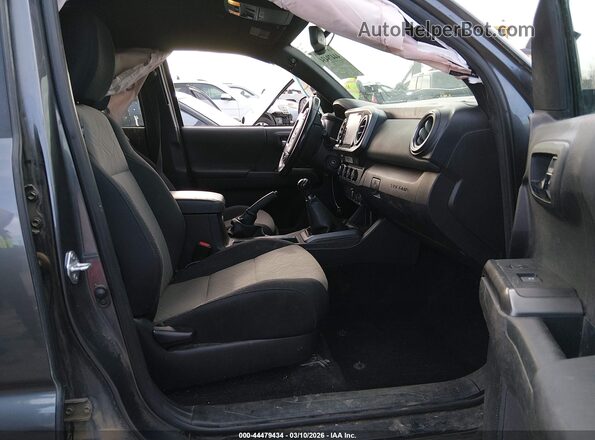 3TYCZ5AN9MT045066 2021 TOYOTA TACOMA Серый Вид салона спереди