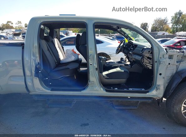 3TYDZ5BN4PT029686 2023 TOYOTA TACOMA Серый Вид щитка приборов