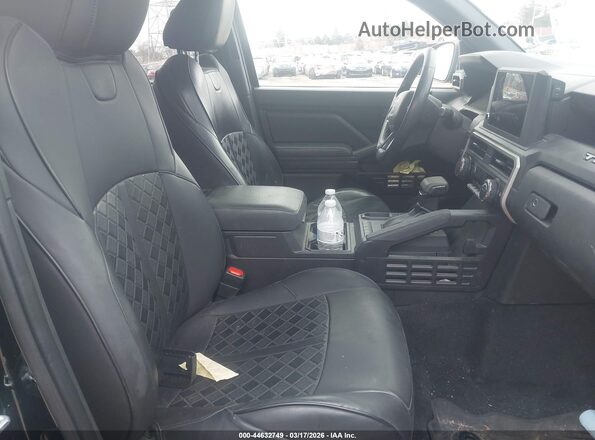 3TYKD5HN8RT004886 2024 TOYOTA TACOMA Black Вид салону спереду