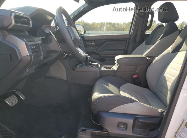 3TYLB5JN8RT024026 2024 TOYOTA TACOMA White Vista interior delantera