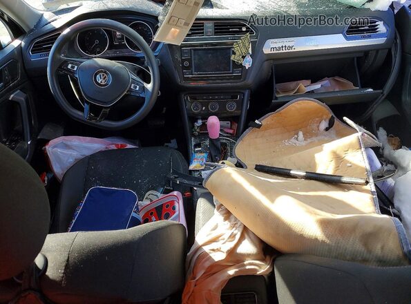 3VV0B7AX8JM126069 2018 VOLKSWAGEN TIGUAN Черный Вид панели приборов