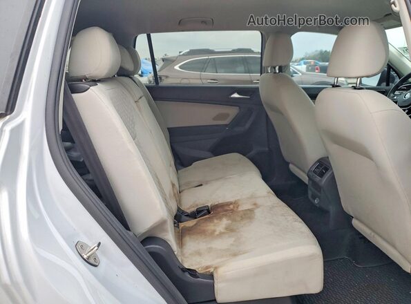 3VV1B7AX2JM104797 2018 VOLKSWAGEN TIGUAN Gray Вид задньої частини салону