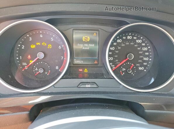 3VV1B7AX3KM068913 2019 VOLKSWAGEN TIGUAN Серебряный Вид щитка приборов