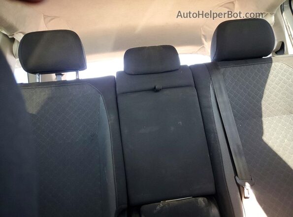 3VV1B7AX3KM068913 2019 VOLKSWAGEN TIGUAN Серебряный Вид задних сидений