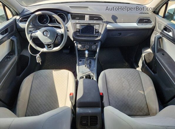 3VV1B7AX7KM148120 2019 VOLKSWAGEN TIGUAN Белый Вид панели приборов