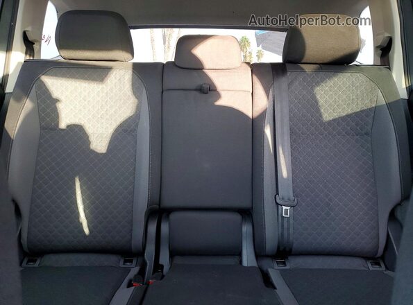 3VV1B7AX9KM080323 2019 VOLKSWAGEN TIGUAN Gray Widok tylnych siedzeń