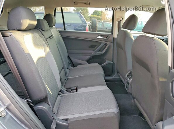 3VV1B7AX9KM080323 2019 VOLKSWAGEN TIGUAN Gray Widok wnętrza z tyłu