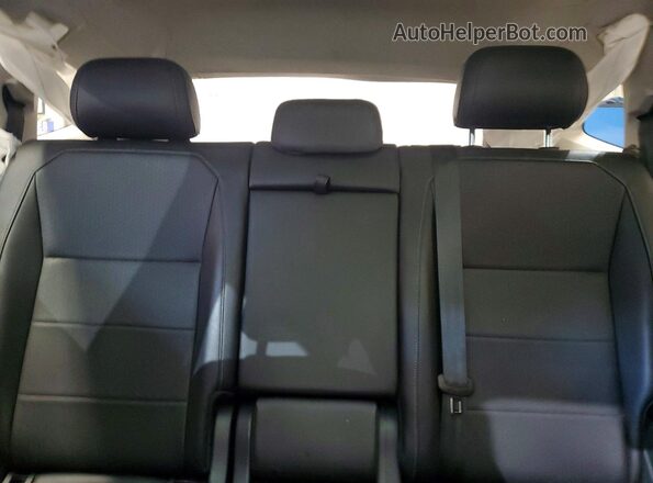 3VV2B7AX0JM031546 2018 VOLKSWAGEN TIGUAN Black Widok tylnych siedzeń