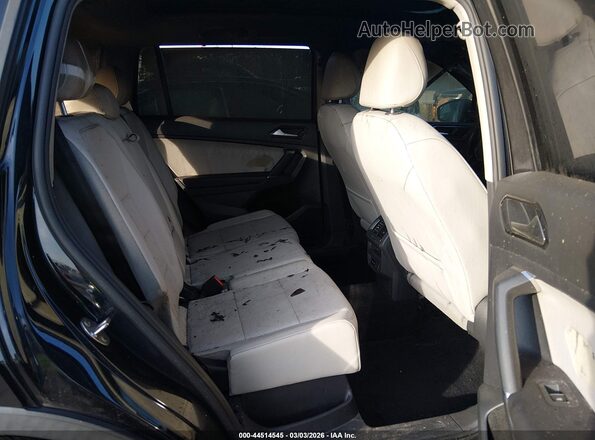 3VV2B7AX0JM139102 2018 VOLKSWAGEN TIGUAN Black VIN sticker view