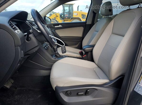 3VV2B7AX1KM054836 2019 VOLKSWAGEN TIGUAN Серый Вид салона спереди