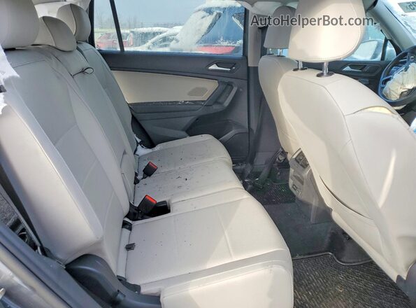 3VV2B7AX2KM199982 2019 VOLKSWAGEN TIGUAN Gray Widok wnętrza z tyłu
