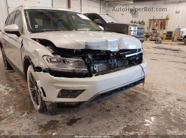 3VV2B7AX3JM013901 2018 VOLKSWAGEN TIGUAN Серый Вид спереди